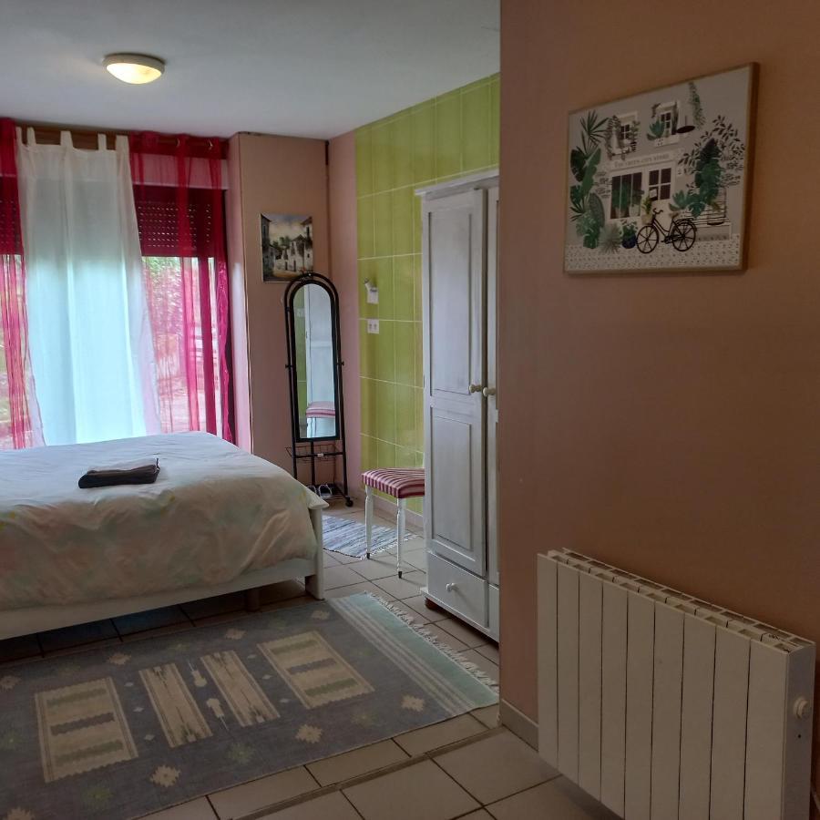 Chambre Spatieuse Avec Grand Lit. Aspet ภายนอก รูปภาพ