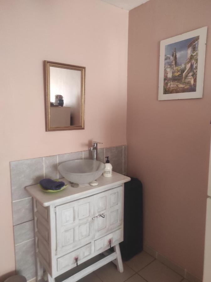 Chambre Spatieuse Avec Grand Lit. Aspet ภายนอก รูปภาพ